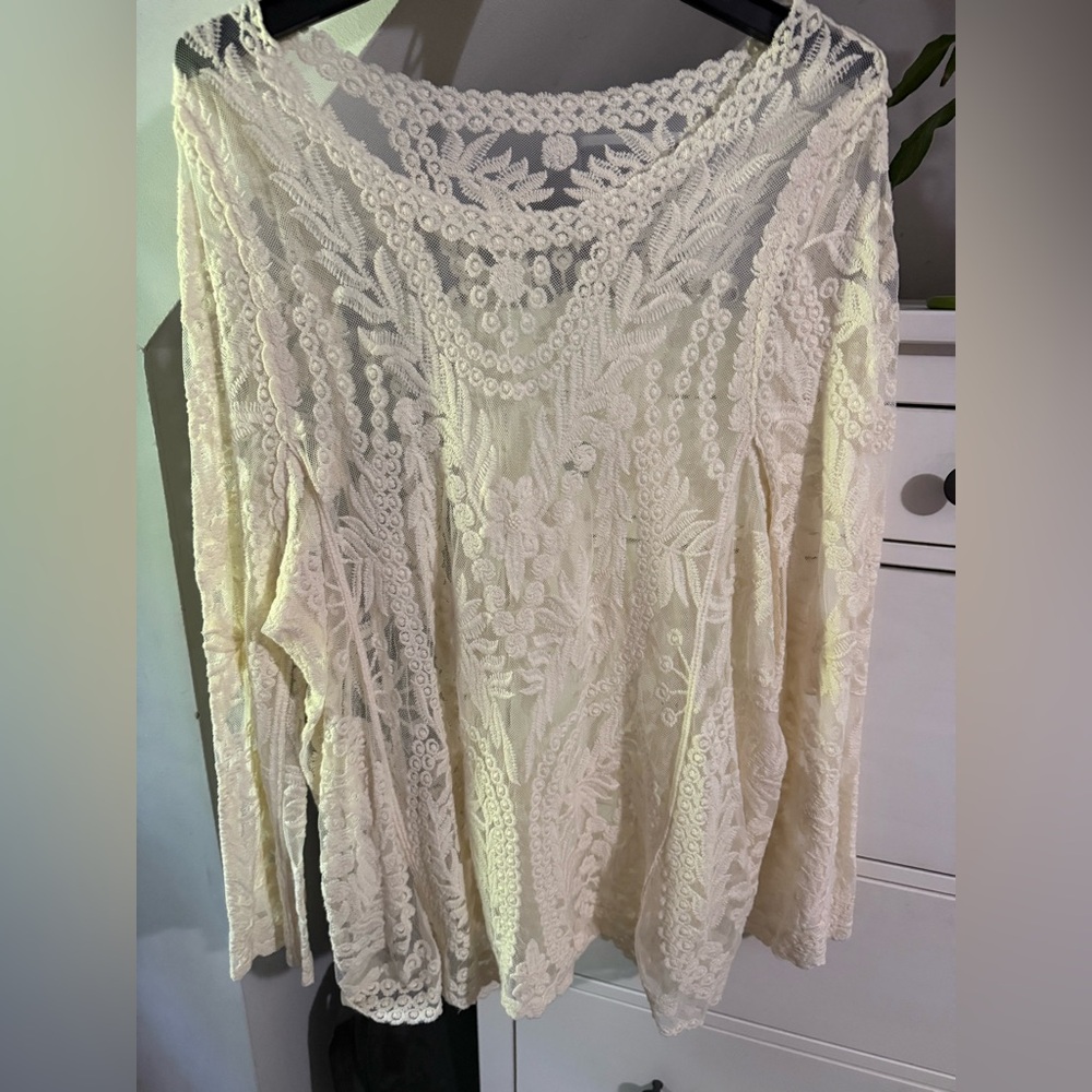 BOHO vintage look lace top NWOT